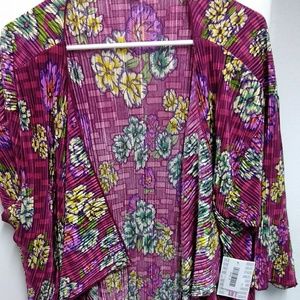 Amazing Brand New Shirley